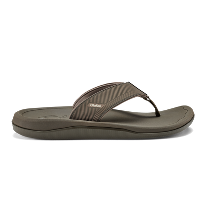 Brown koa thong sandal with textured upper strap and padded footbed.