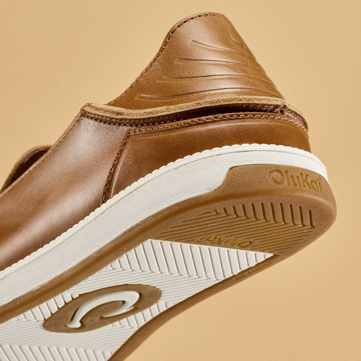 Kākaha Nia Men‘s Leather Slip-On Shoes - Fox | Men OluKai online