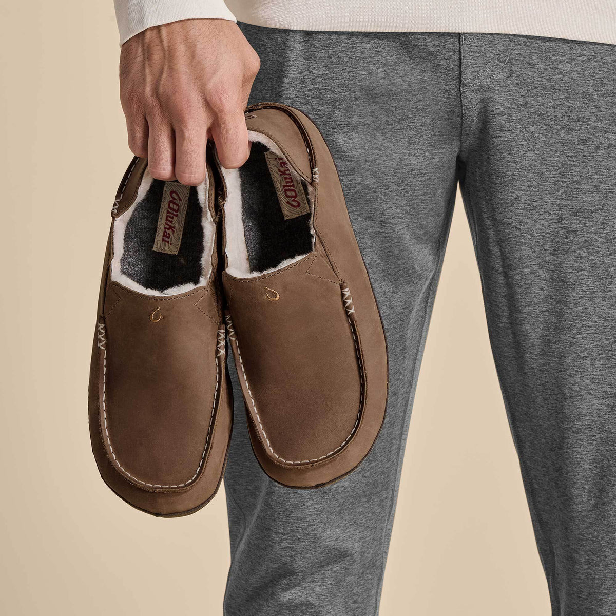 Moloā Men's Leather Slippers - Toffee / Dark Wood | Men OluKai near me