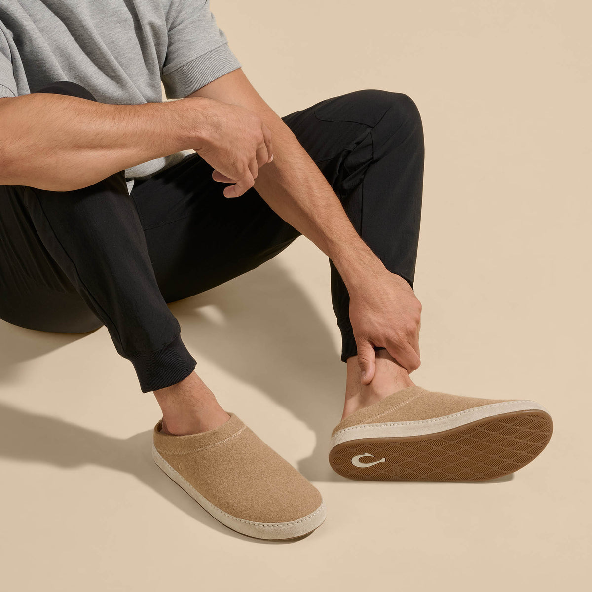 Hāmani Hulu Men’s Wool Mule Slippers - Oatmeal | Men OluKai sale