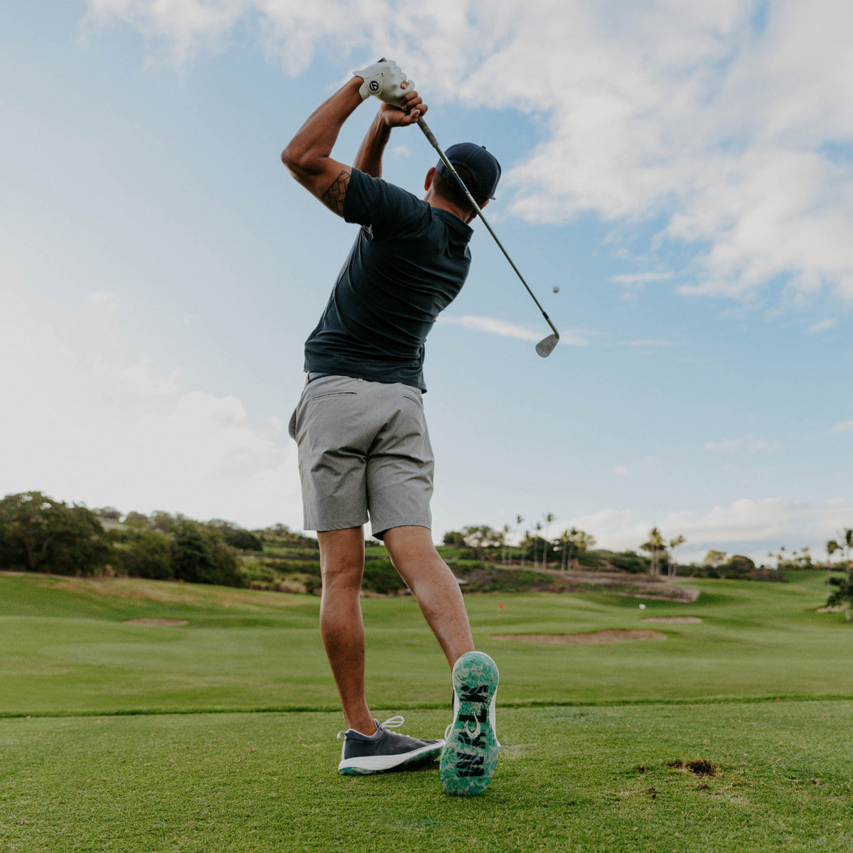 Mākena Men’s Waterproof Golf Shoes - Mood Indigo | Men OluKai online