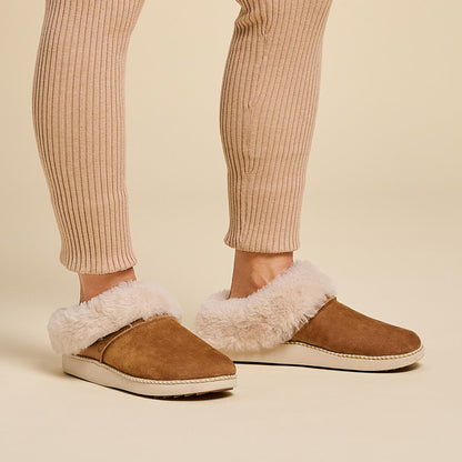 Ku‘i Women‘s Slip-On Slippers - Tan / Bone | Women OluKai for sale