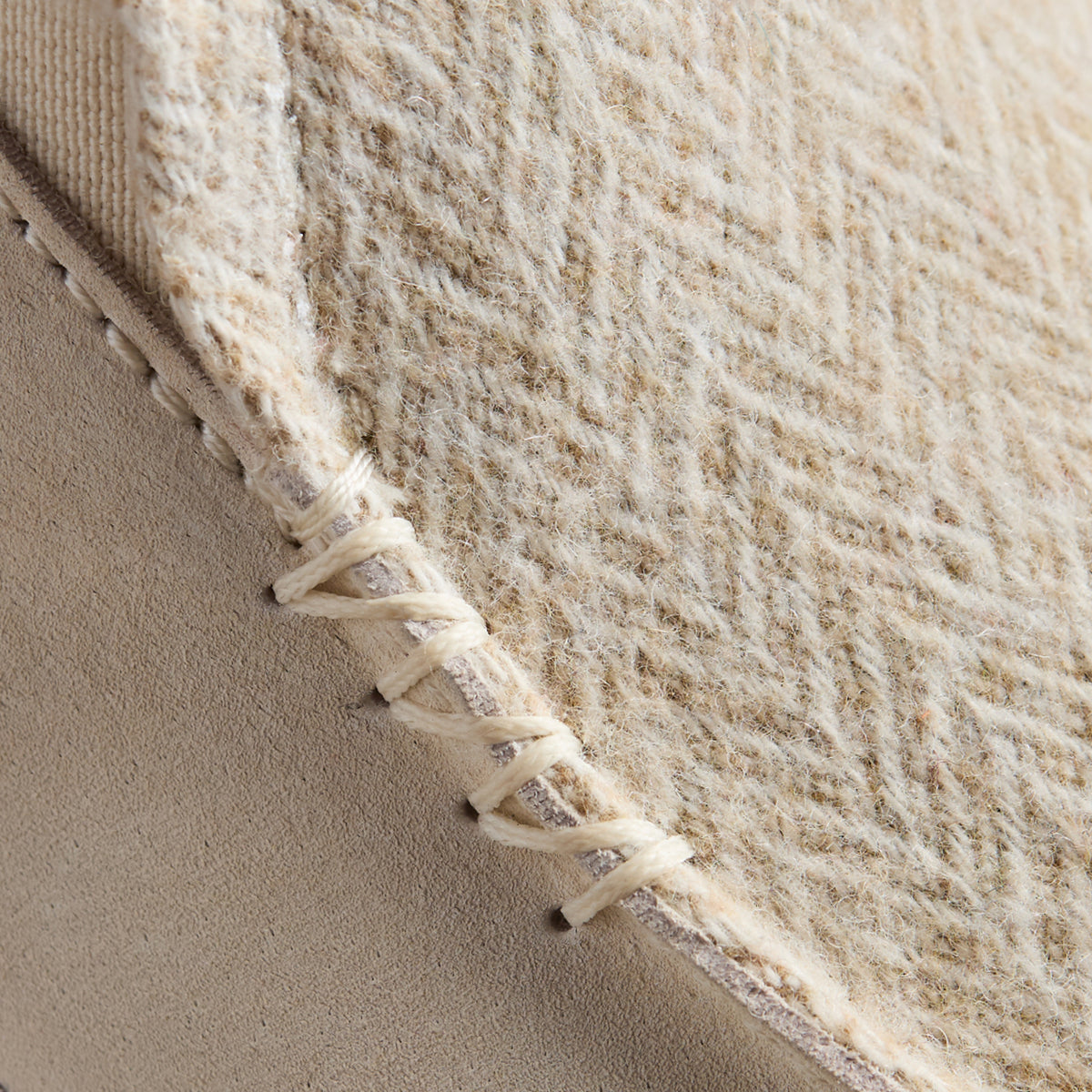 Nohea Slipper - Kapa Stripe / Puka | Women OluKai online
