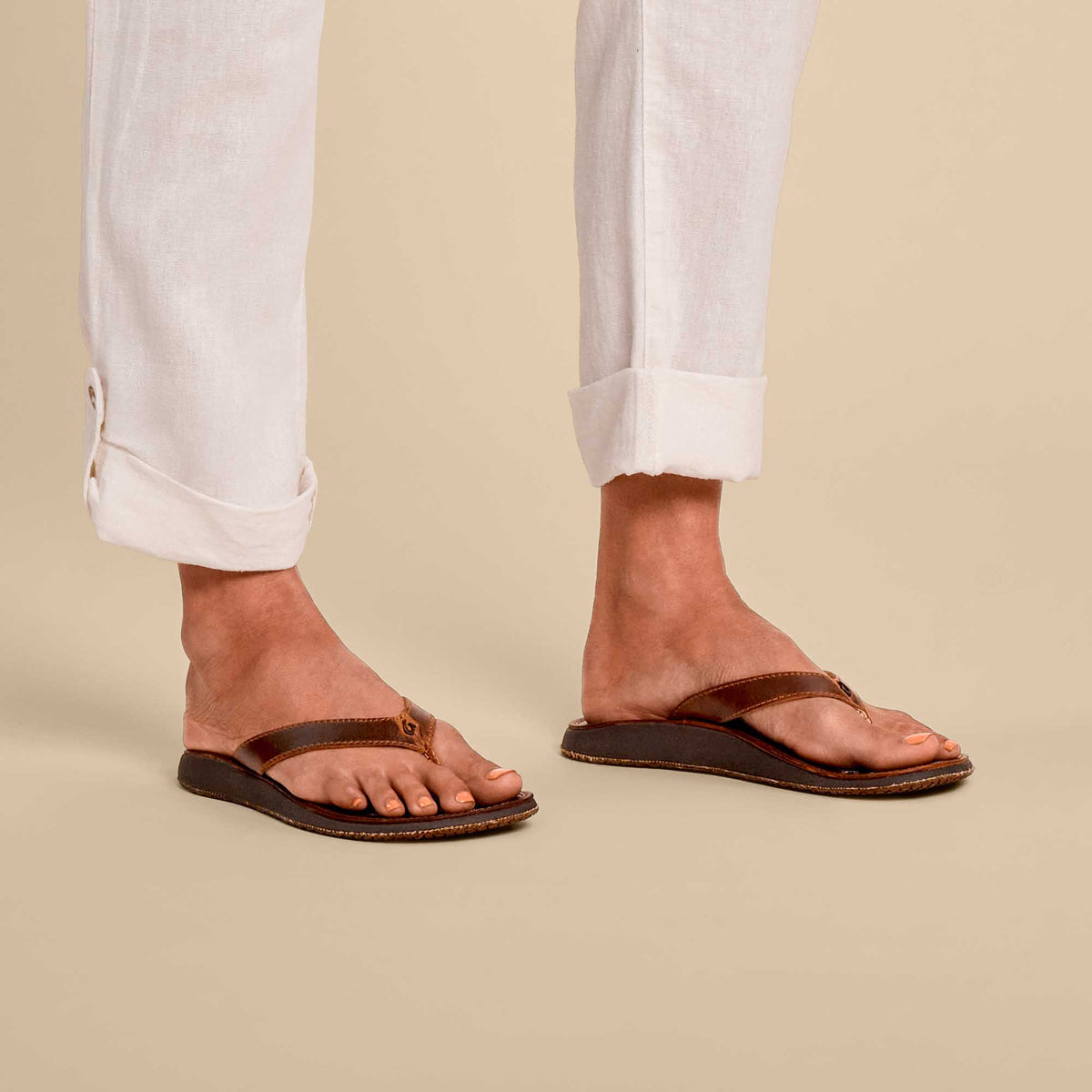 Paniolo Women’s Leather Beach Flip Flops - Natural | Women OluKai discount