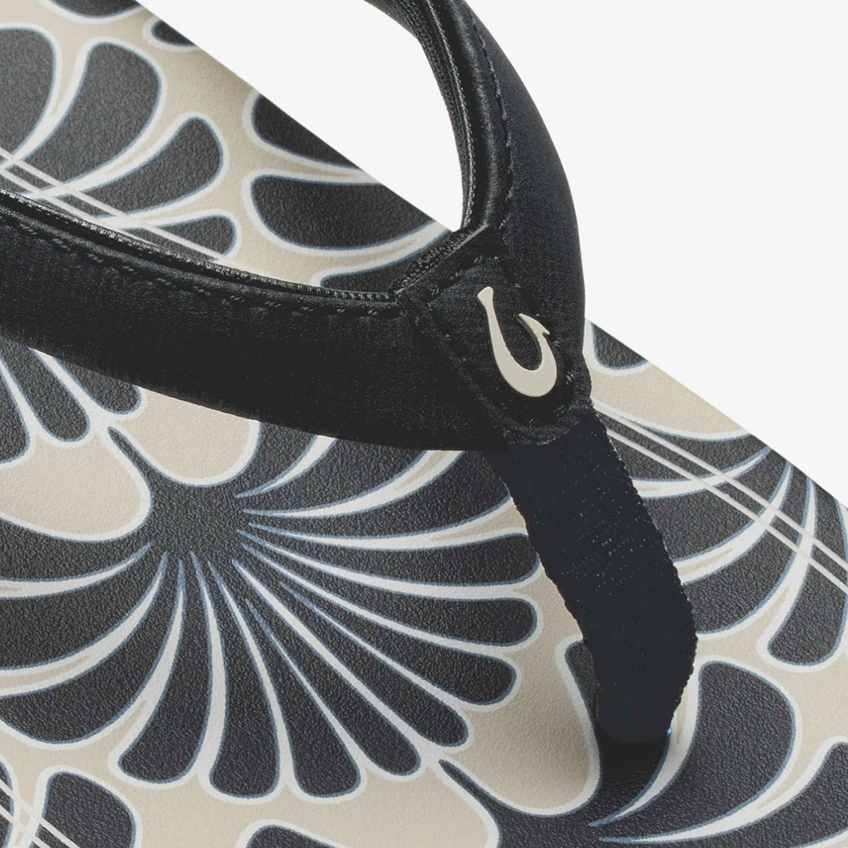 ‘Uiki - Black / Pa‘i | Women OluKai near me
