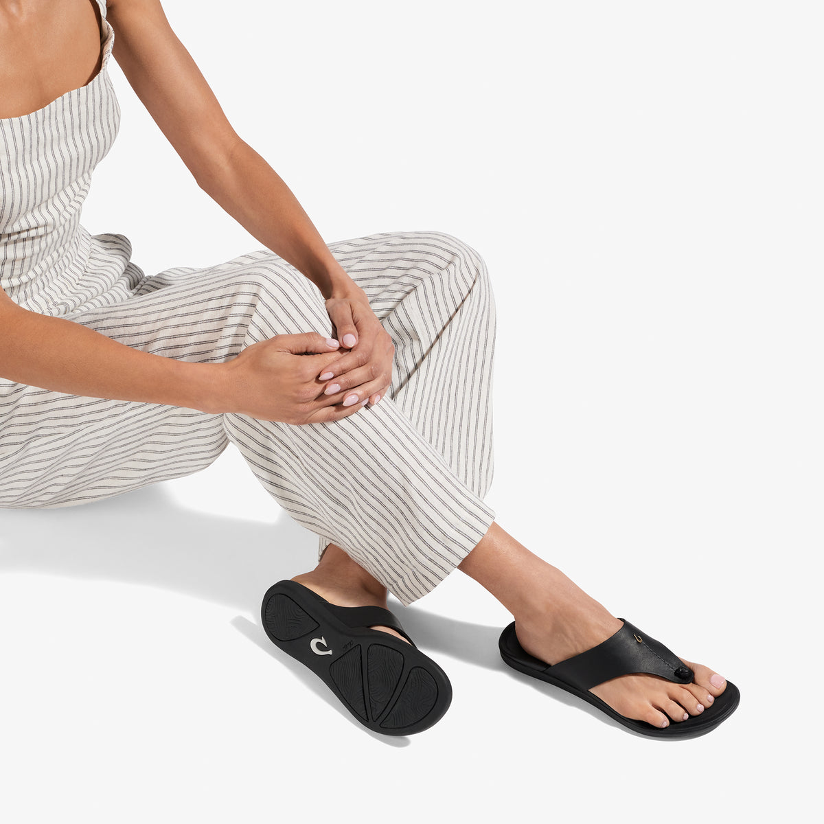 Hoʻopio Mele - Black / Black | Women OluKai on sale