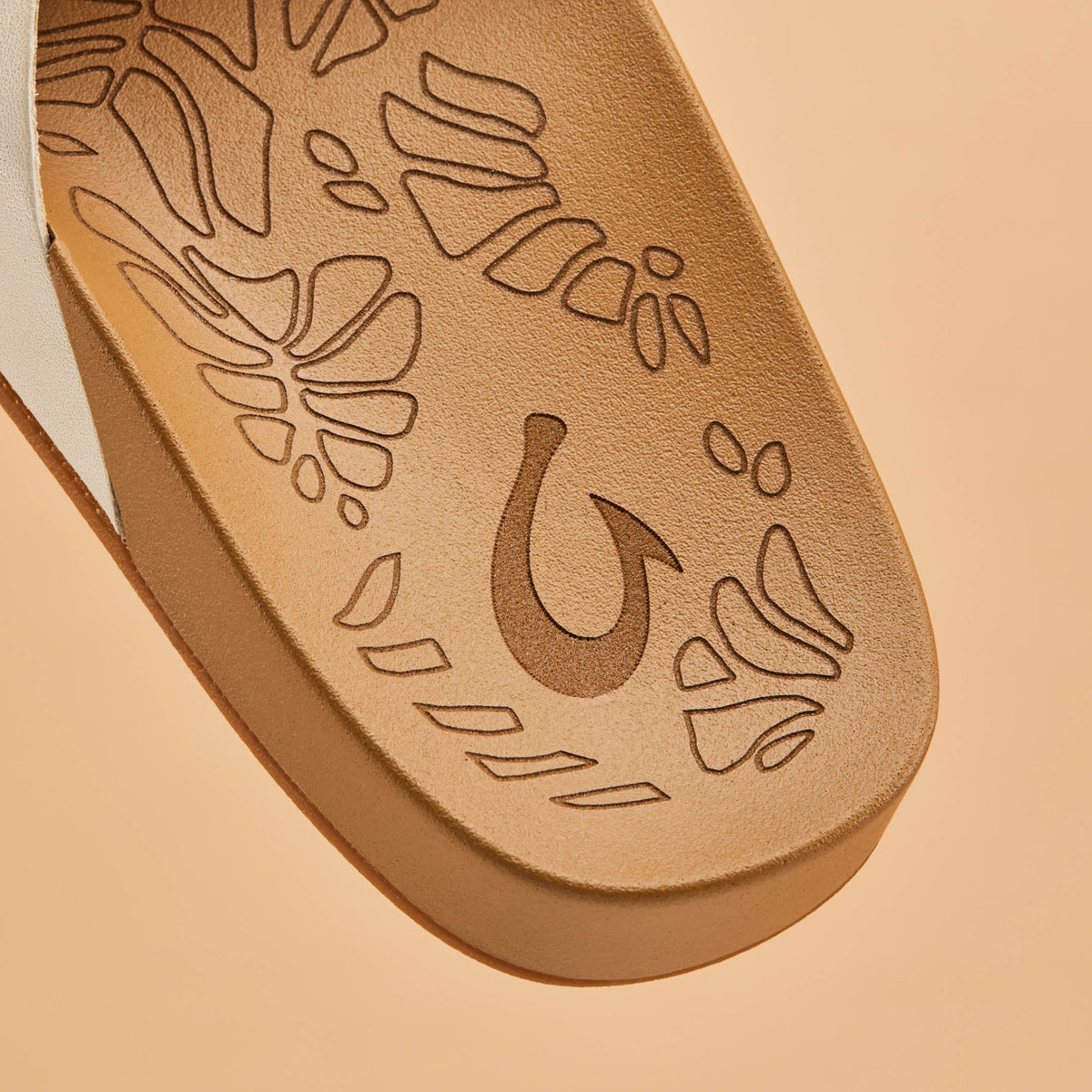 Kipe‘a ‘Olu Women‘s Slide Sandals - Puka / Tan | Women OluKai near me