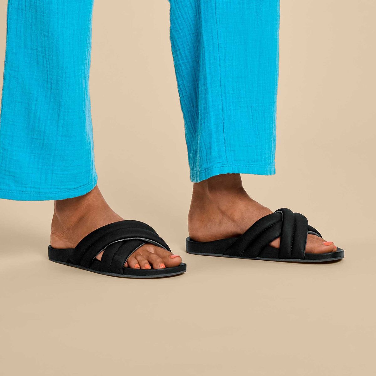 Hila Women’s Beach Slide Sandals - Black | Women OluKai outlet