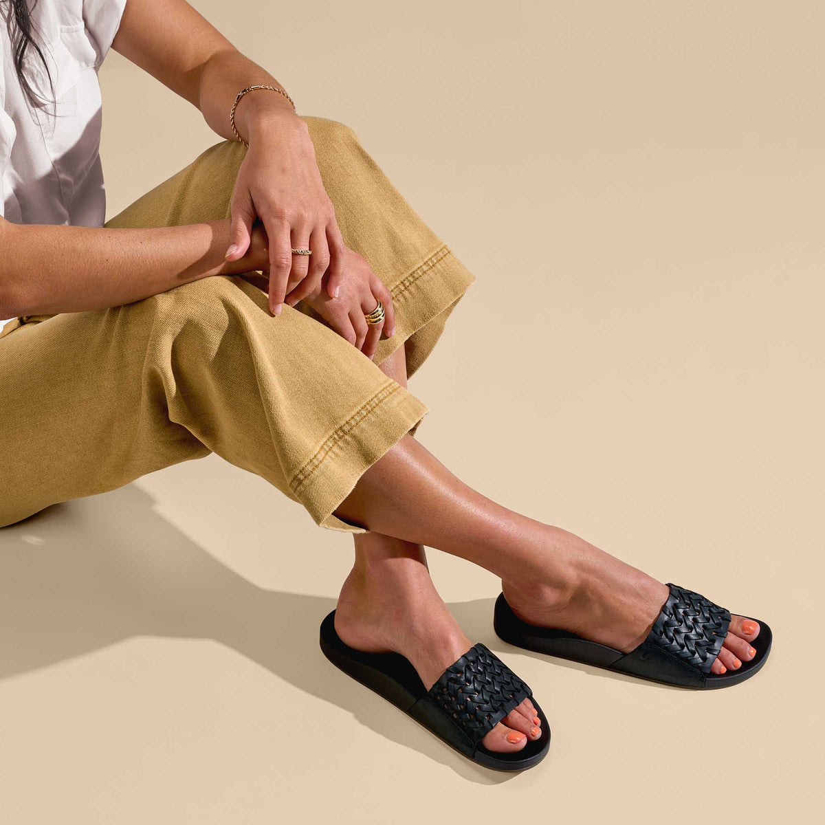 Kāmola Women’s Leather Slide Sandals - Black | Women OluKai cheap